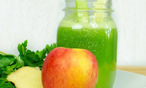 Juice with Cucumber Apple and Ginger
